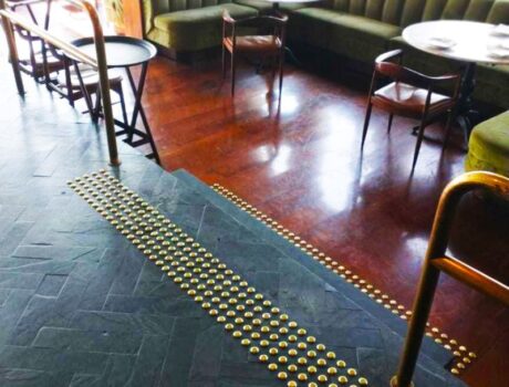 piso tátil gold alerta