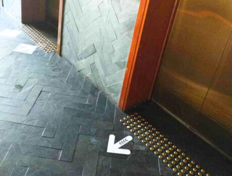 piso tátil gold elevador