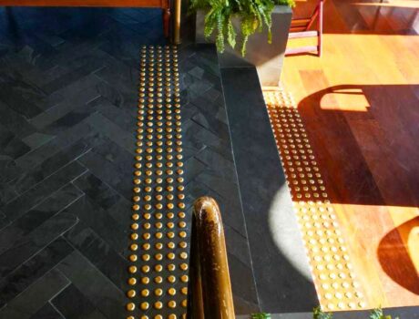 piso tátil gold no hotel Tivoli Mofarrej